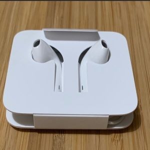 iPhone iPhone Earpods New Authentic